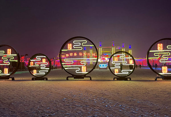 Plaque ornament installation